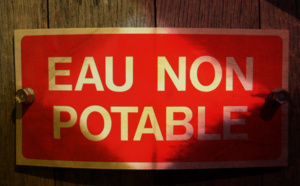 Danger eau non potable par Jean-Noël Naturel  Danger eau non potable par Jean-Noël Naturel